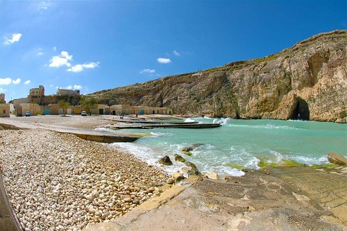 Dwejra Bay Gozo: Discovering its Natural Beauty